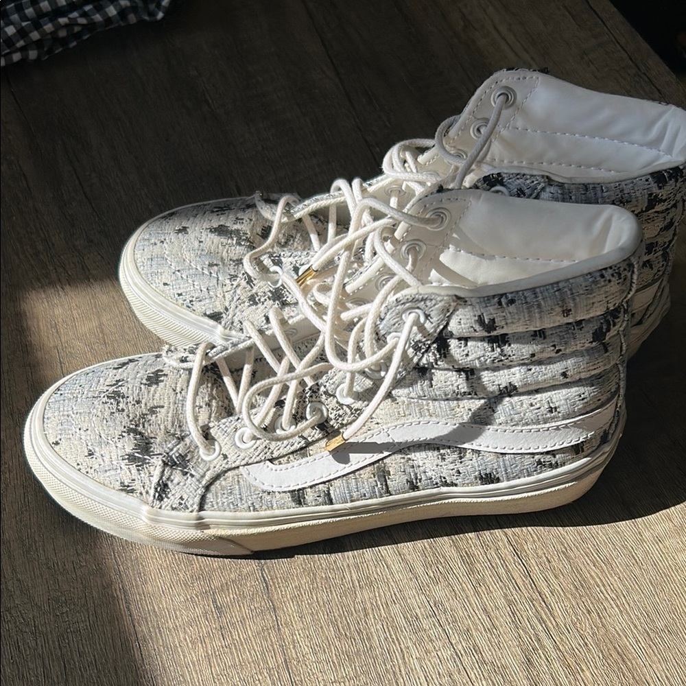 Vans Women's High-Top Sneakers - Black and White
